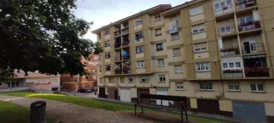 Piso en venta Calle Gorbeia Lateorro