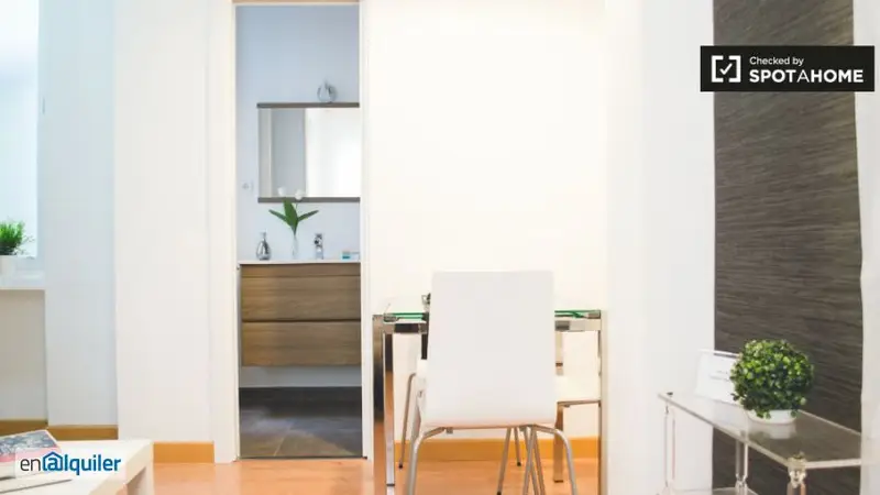 Estudio con Balcon en Manuel Becerra Madrid