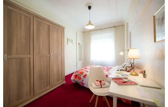 Rent a room of 185 m² in Bilbao
