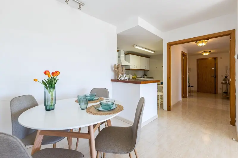 Apartamento en El Molinar con Vistas al Mar Parking y Trastero
