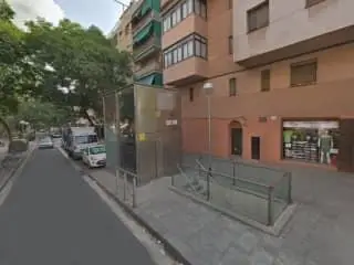 Garaje en venta en Barcelona 23m2 con ascensor