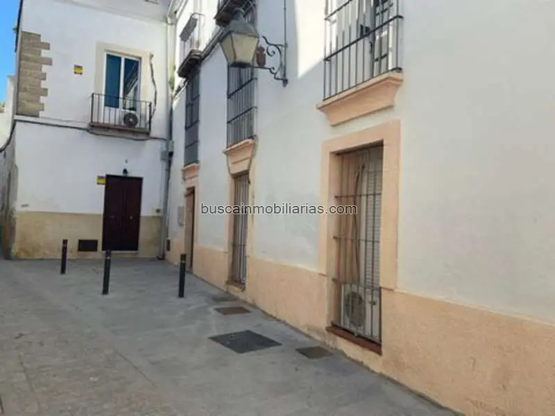 Casa adosada en Jerez de la Frontera 5 dormitorios 3 ba
~nos y garaje