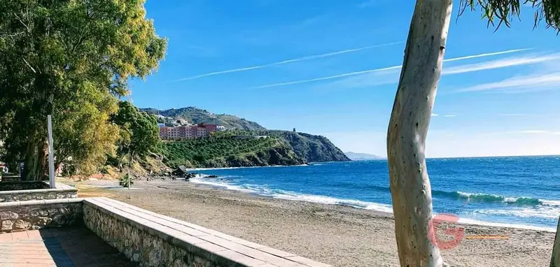Apartamento en Almuñécar 2 Dormitorios con Garaje y Terraza
