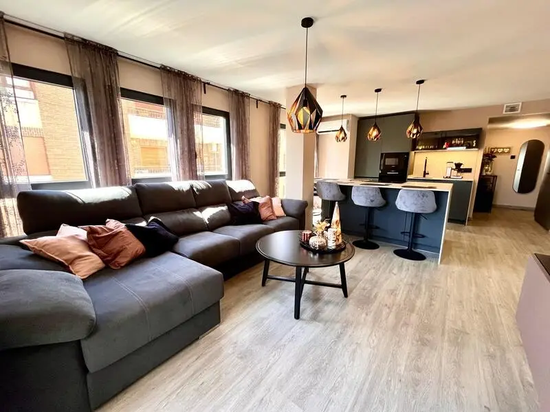 Apartamento 4 Dormitorios Almoradı Reformado Cerca de la Playa