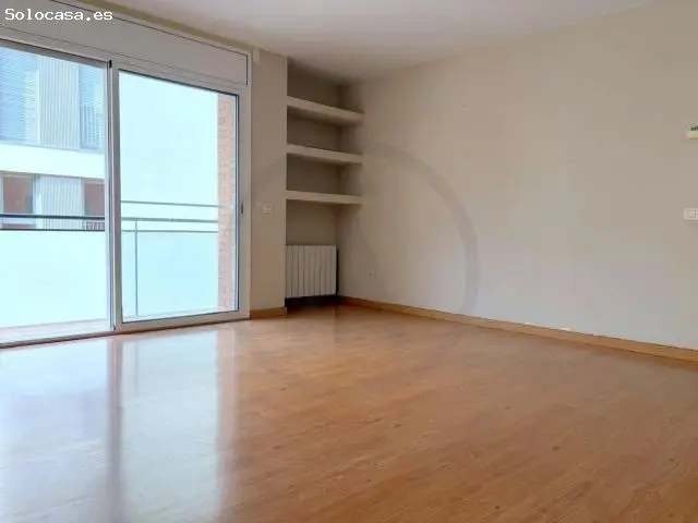 Piso en Venta en Terrassa 3 Dormitorios 2 Baños Parking
