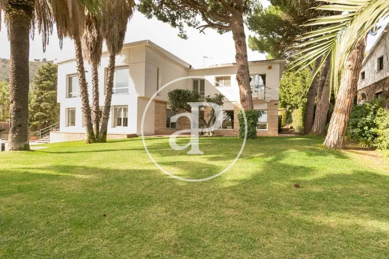 Chalet en venta Pedralbes 700m2 Jardin Amplios espacios
