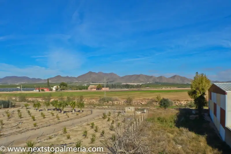 Chalet en Venta Pulpí Almería 330m2 Tres Plantas Jardín 577m2