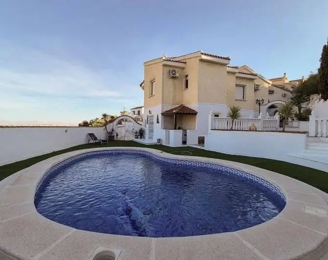 Villa 5 Dormitorios La Marquesa Golf