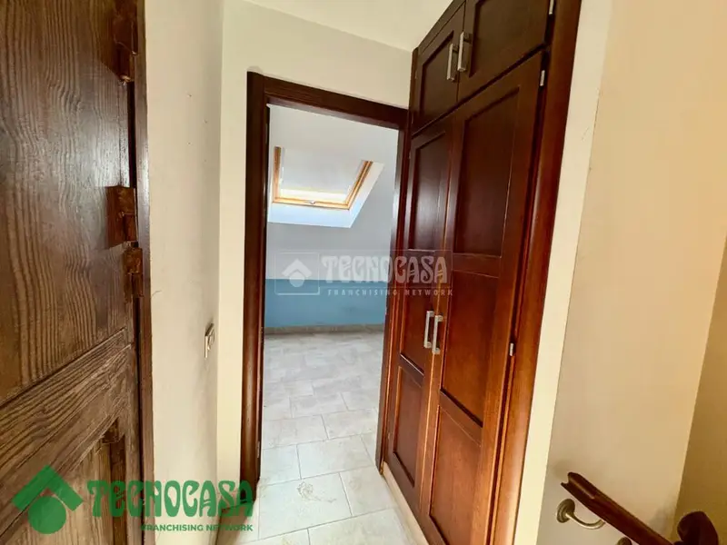 Casa en Venta en el Centro de Álora 3 Plantas 4 Dormitorios Cochera