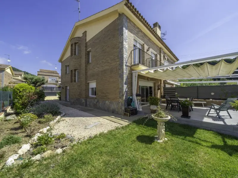 Casa en Pinemar con Terraza y Jardin - 4 Dormitorios