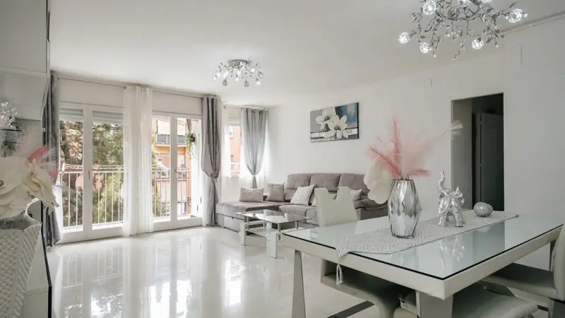 Piso 97m2 Soleado Luminoso Exterior Balcon Cerca La Maquinista