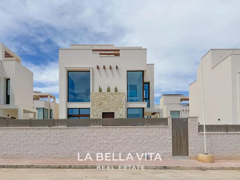 Chalet en venta en Doña Pepa, Rojales, Alicante