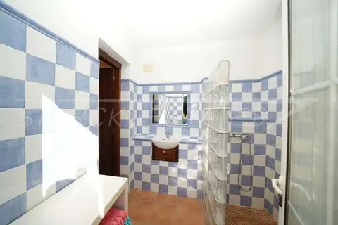 Villa de Lujo en Orba 5 Dormitorios Piscina y Garaje