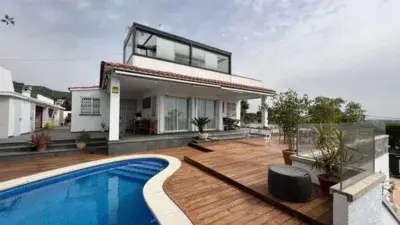 Chalet de Lujo en Montemar Castelldefels con Vistas al Mar