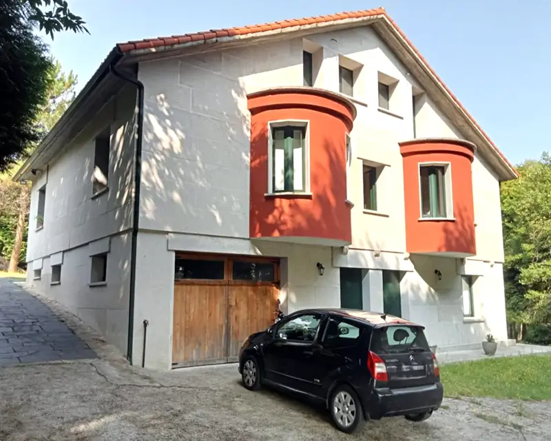 Casa Unifamiliar 456m2 4 habitaciones 3 baños Abegondo