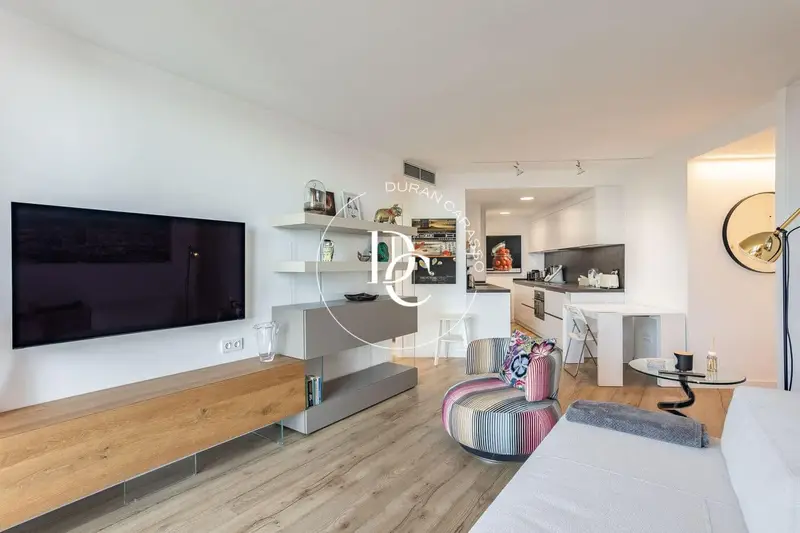 Apartamento en venta Barceloneta vistas al mar reformado 63m2