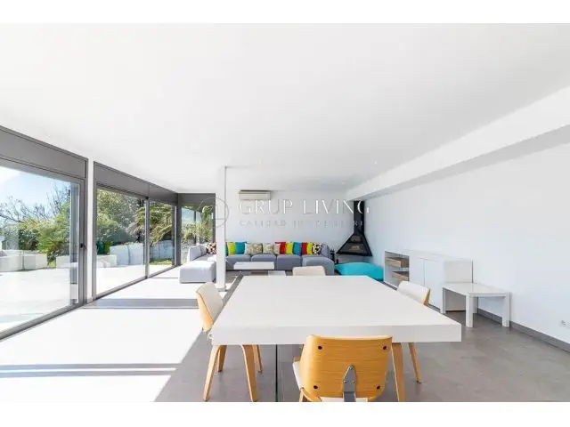 Casa de Lujo en Primera Línea de Mar Vilanova i la Geltrú