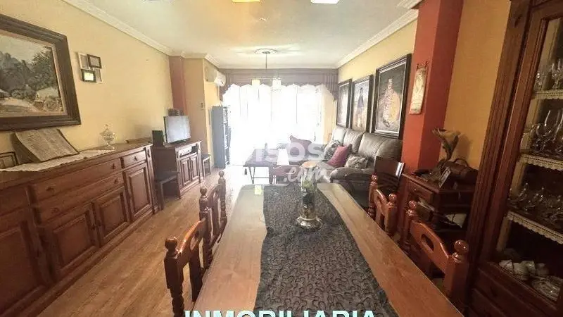 Piso en venta en Linares