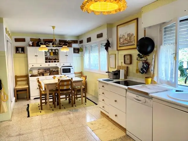 Casa en venta en Getxo 5 habitaciones 3 baños jardin garaje