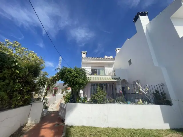 Adosado de 3 Dormitorios en venta Estepona, España