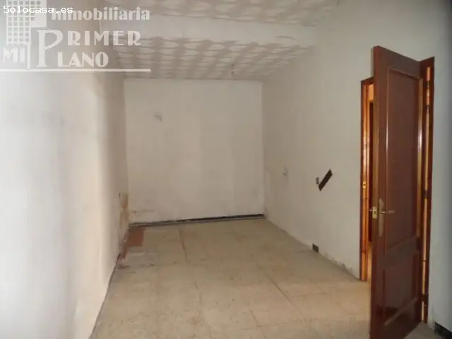 Local en Avda Antonio Huertas 150m2 4 Escaparates