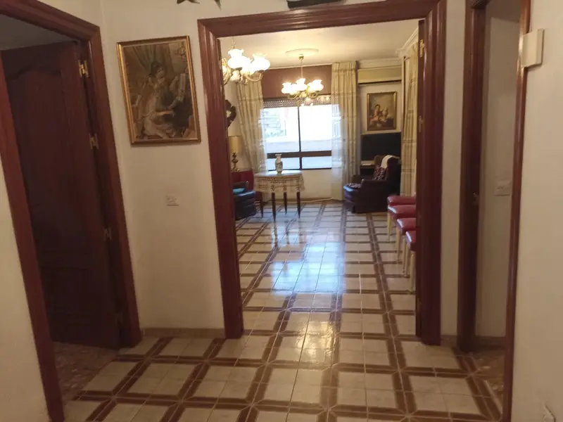 Piso en Almer
central 4 dormitorios 2 ba
os 2 terrazas Garaje opcional
