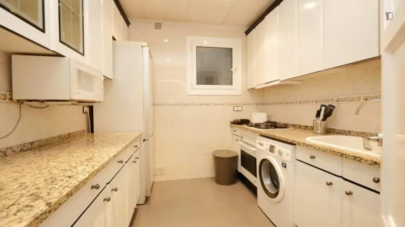 Habitacion Doble en Gracia Cerca del Metro L3