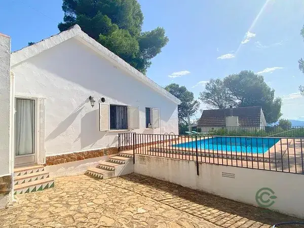 Casa con Piscina y Pista de Front
ón cerca de Mogente