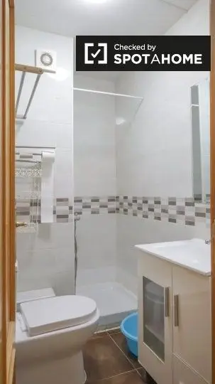 Apartamento 4 Dormitorios 1 Baño Madrid
