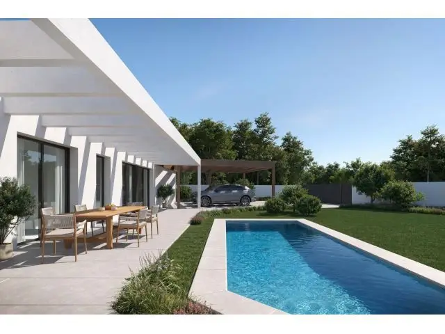 Chalet en Favaret Amposta: Diseño Moderno y Jardín Privado