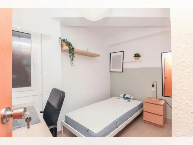 Habitacion Alquiler Reus Estudiantes Trabajadores Amueblada
