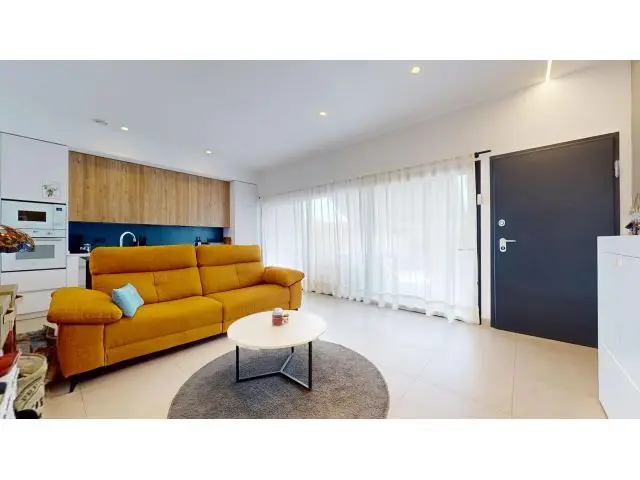 Planta Baja Moderna con Piscina Privada en Pilar de la Horadada