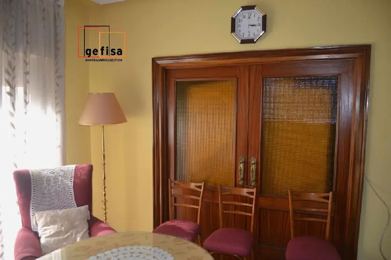 Casa en venta en Centro Valdepeñas 15 habitaciones