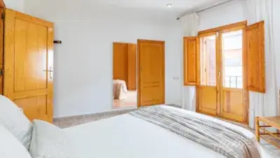 Casa en venta reformada en Xativa con terraza y vistas al castillo