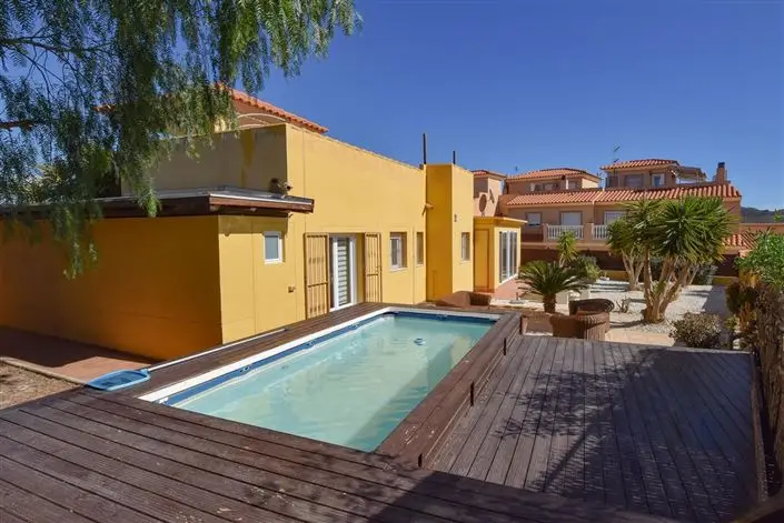Villa en venta en El Largo Almeria 4 dormitorios