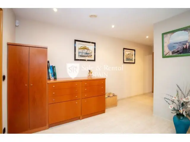 Edificio en Venta Blanes Girona: Local Comercial Apartamento y Atico Duplex