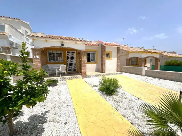 Villa 2 Dormitorios Camposol Piscina Comunitaria