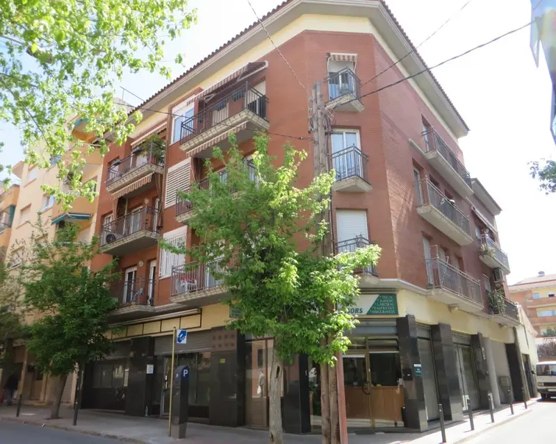 Garaje y Piso en Cerdanyola del Vallès