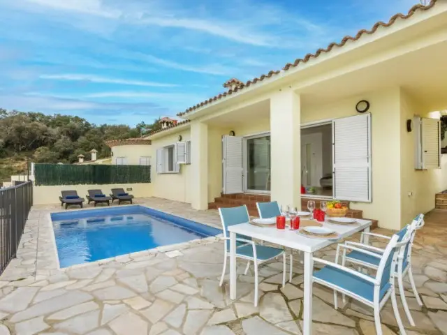 Casa-Villa de 2 Dormitorios alquiler Tossa de Mar, España