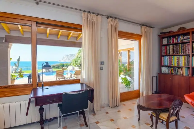 Villa de Lujo en Denia con Vistas al Mar 6 Dormitorios