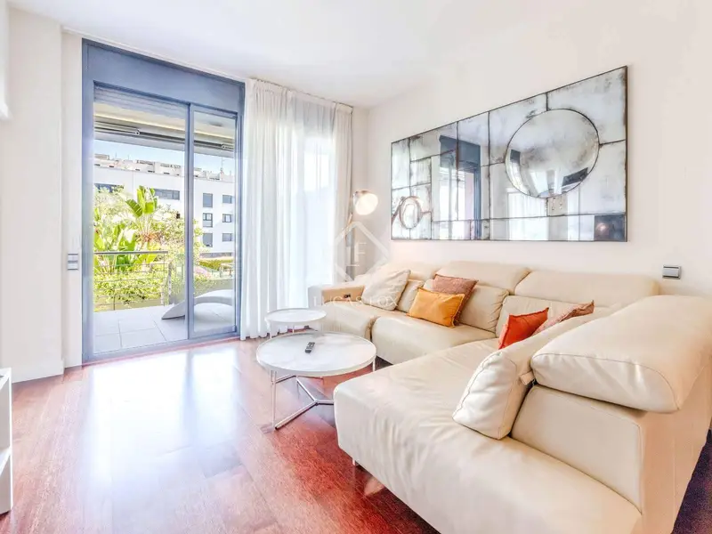 Apartamento en Sitges con jardín y piscina