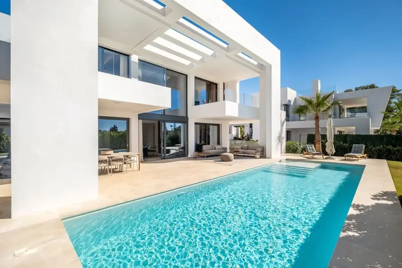 Chalet en alquiler en El Paraiso, Estepona, Málaga