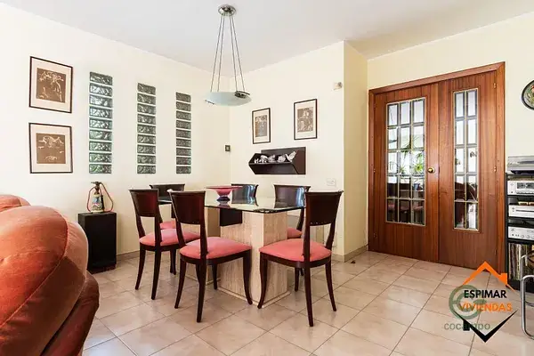 Chalet en Venta Utebo 4 Dormitorios Jardin Piscina