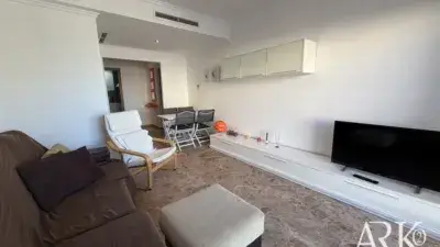 Apartamento en Daimuz con Piscina y Vistas al Mar