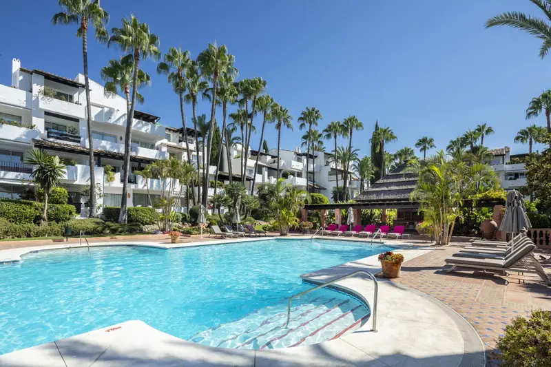 Apartamento 3 Dormitorios Milla de Oro Marbella Lujo Terraza Reformado