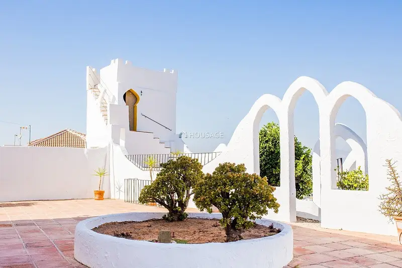 Villa Andaluza con Piscina y Vistas Panorámicas en Málaga
