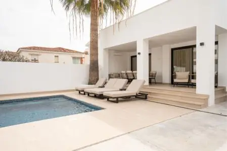 Casa con Apartamento y Piscinas en Benalmádena Costa