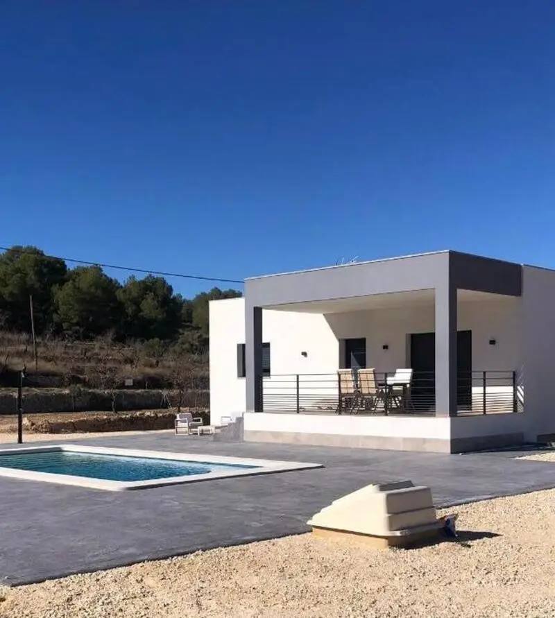 Villa 3 Dormitorios Pinoso Piscina Privada