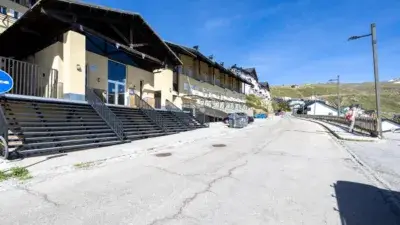 Dúplex Reformado en Sierra Nevada con Garaje y Trastero