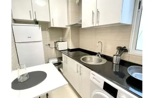 Habitacion en piso compartido Madrid 4 habitaciones 80m2